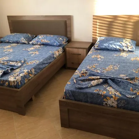 Fabio Gjiri I Lalzit Apartmán