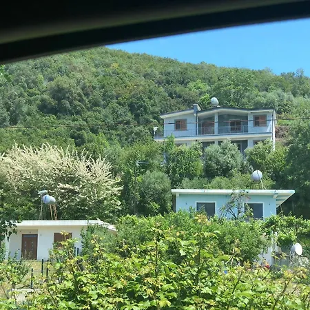 Fabio Gjiri I Lalzit Apartmán Durrës