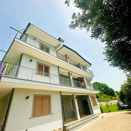 Fabio Gjiri I Lalzit Apartmán Durrës