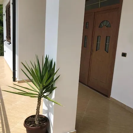 Fabio Gjiri I Lalzit * ドゥラス