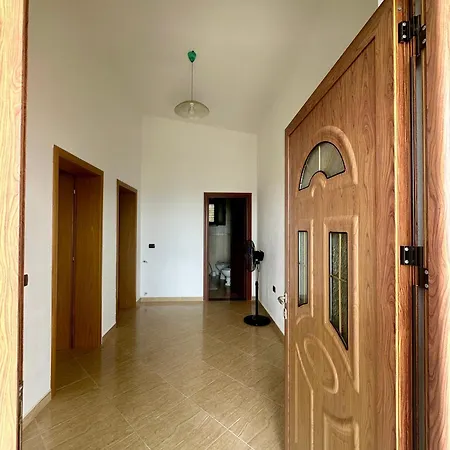 アパート Fabio Gjiri I Lalzit ドゥラス