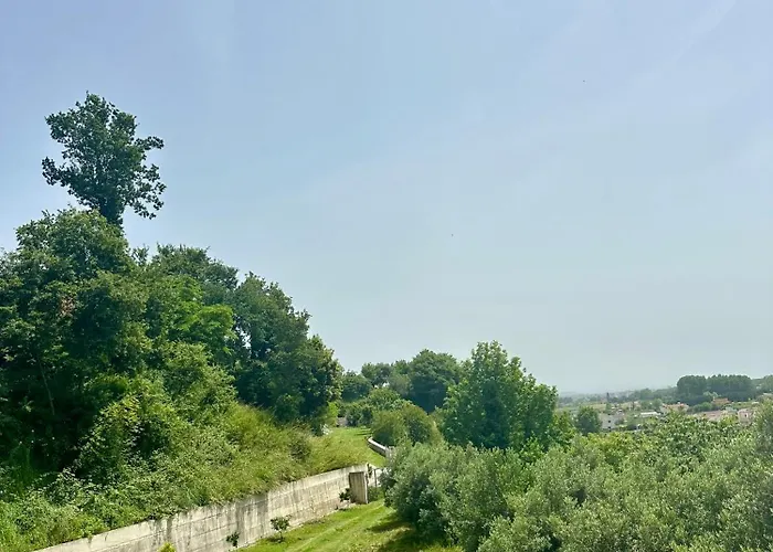 Daire Fabio Gjiri I Lalzit Dıraç